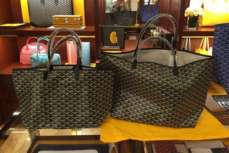 difference between goyard st louis gm and pm|goyard vs gm tote.